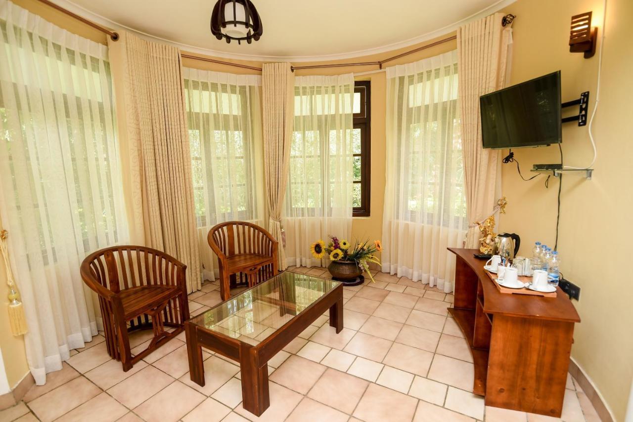 Man Mountain Villa Matale Exterior foto